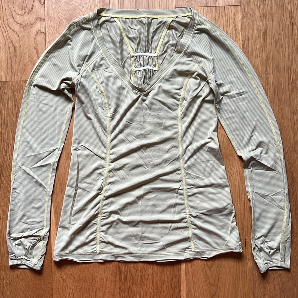Lululemon long sleeve top in size 4